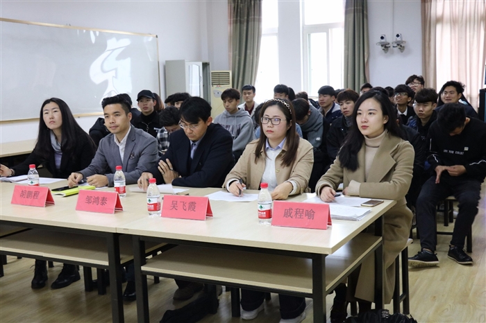 评委与观众们.JPG