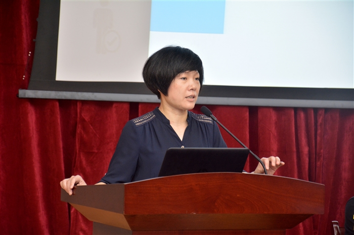 郑洁讲话.JPG 郑洁讲话.JPG