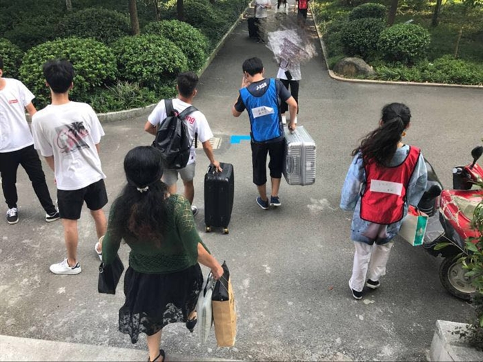 733975526.jpg 733975526.jpg